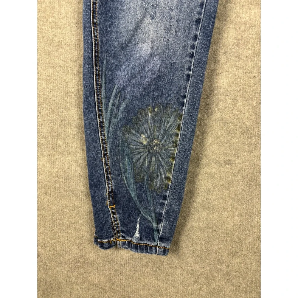 KanCan KC5109M High Rise Button Fly Floral Embroidered Distressed Jeans 31 Blue
